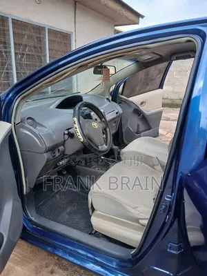 Toyota Vitz 1.3 AWD 3dr 2010 Blue