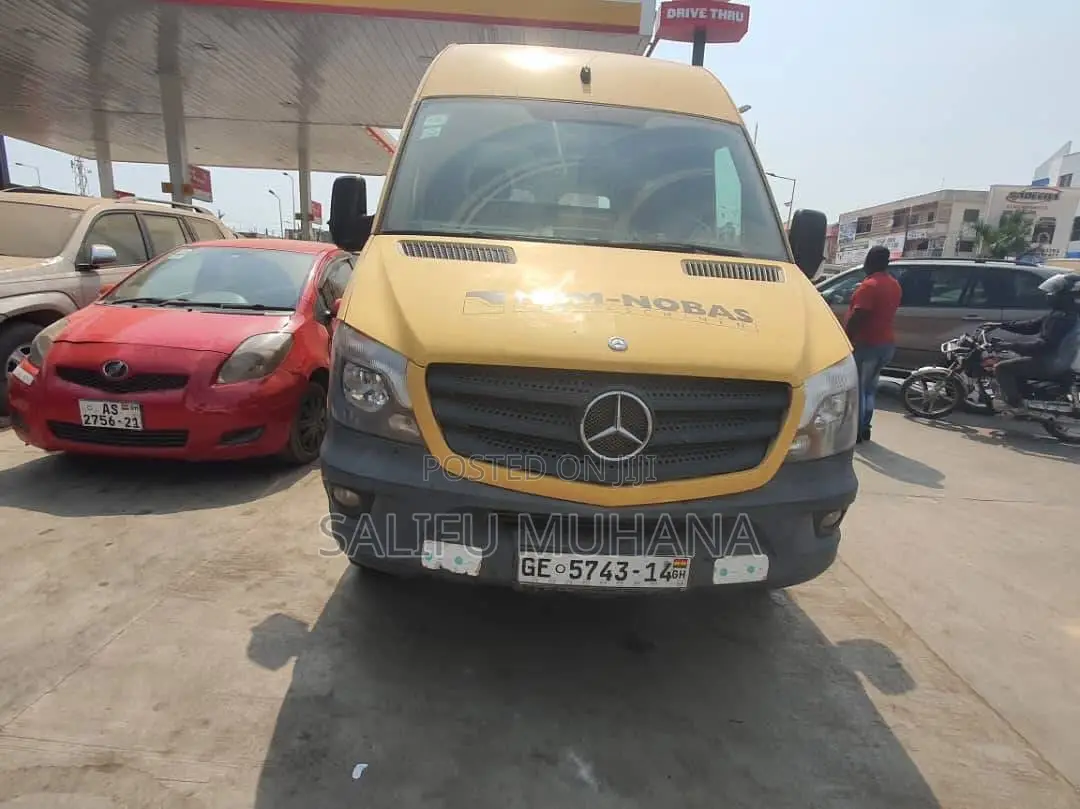 Mercedes-Benz Sprinter 2014 Yellow