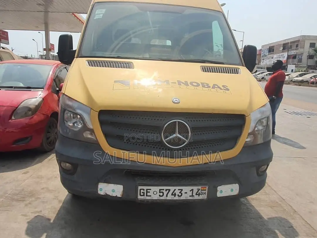 Mercedes-Benz Sprinter 2014 Yellow