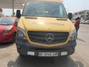 Mercedes-Benz Sprinter 2014 Yellow