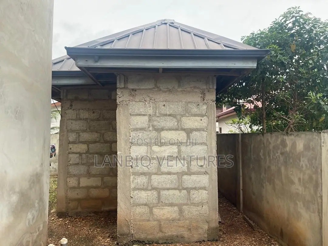 5bdrm House in Haatso for sale