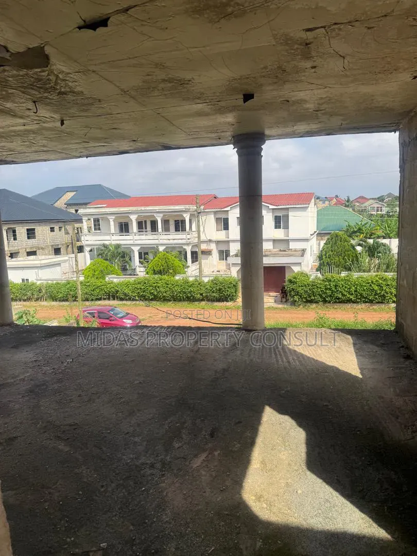 6bdrm House in Ayawaso, Ofankor for sale