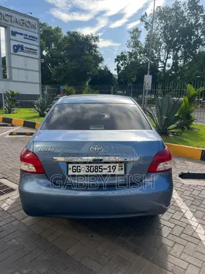 Toyota Belta 2010 Blue