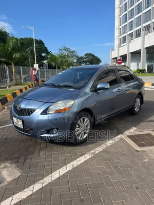 Toyota Belta 2010 Blue