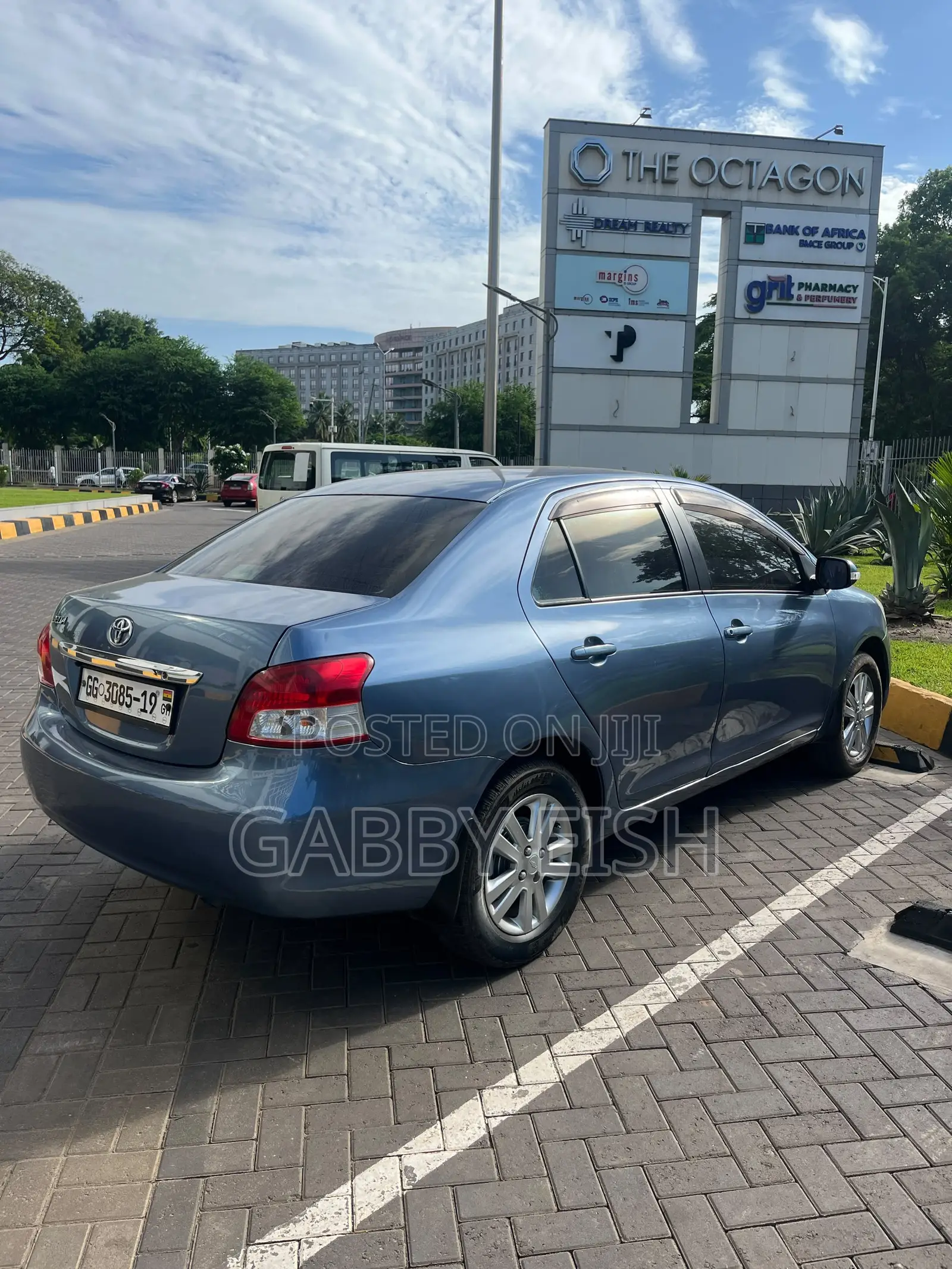 Toyota Belta 2010 Blue