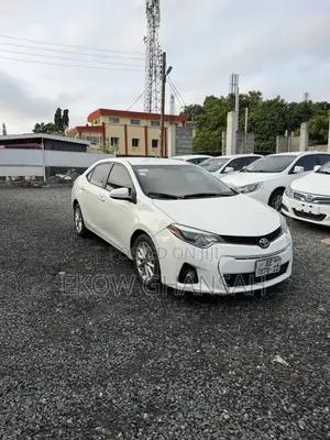Toyota Corolla 2015 White
