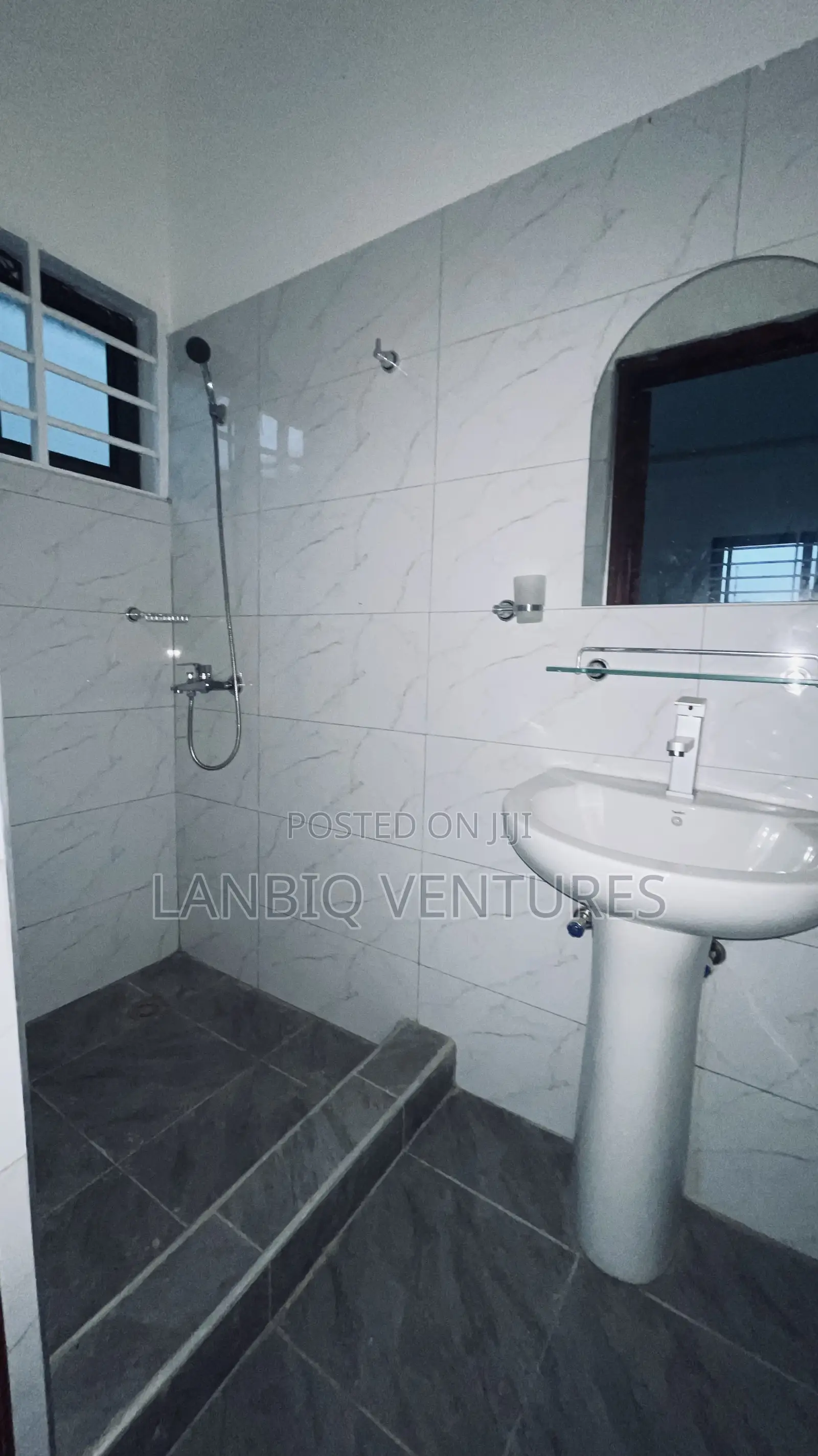 3bdrm House in Oyarifa for sale