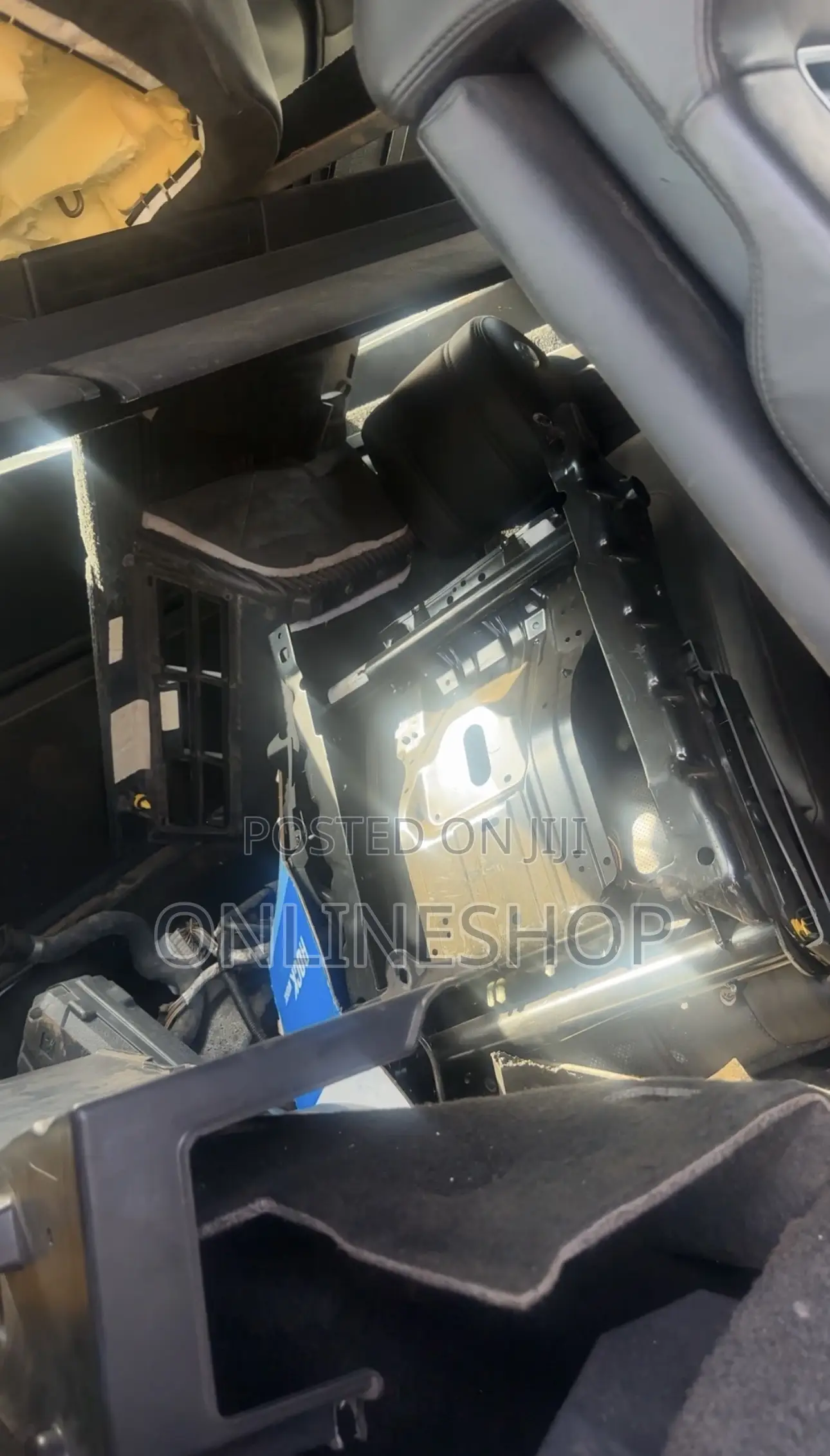 Range Rover Vogue 2016 - Parts / Shell (Headlights, Bumper, Interior)