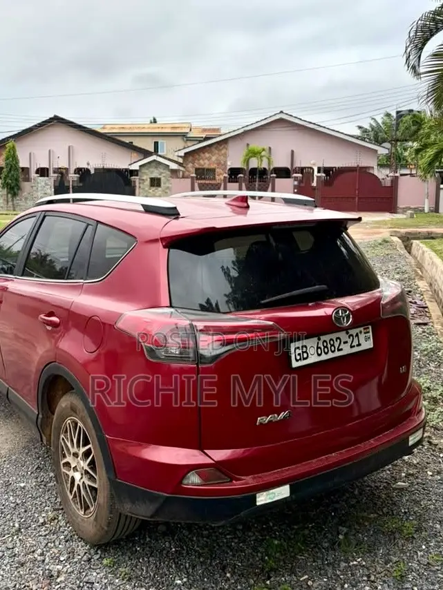 Toyota RAV4 Limited AWD (2.5L 4cyl 6A) 2017 Red