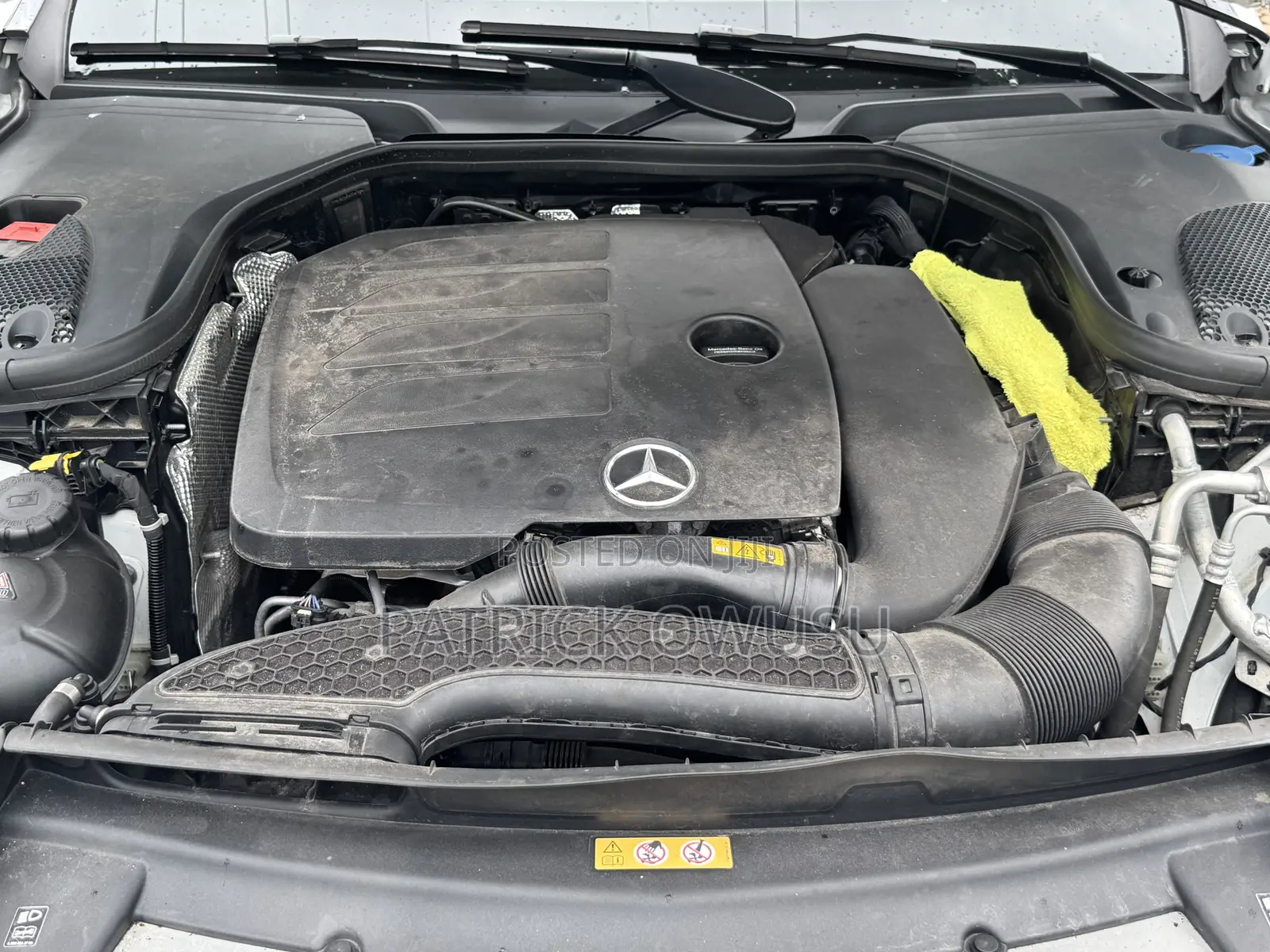Mercedes-Benz E350 2023 White