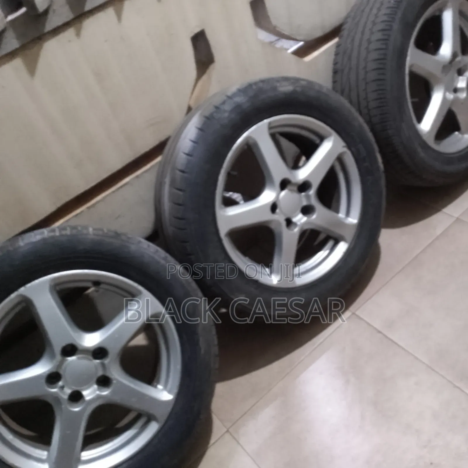 Rim 17, Size 235/55, Broad and Slightly Used Tyres