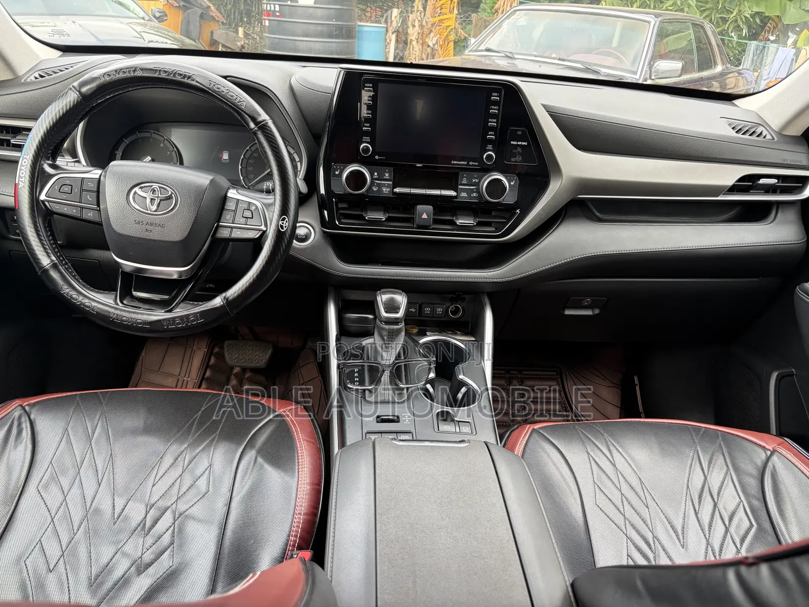 Toyota Highlander XLE 2022 Red