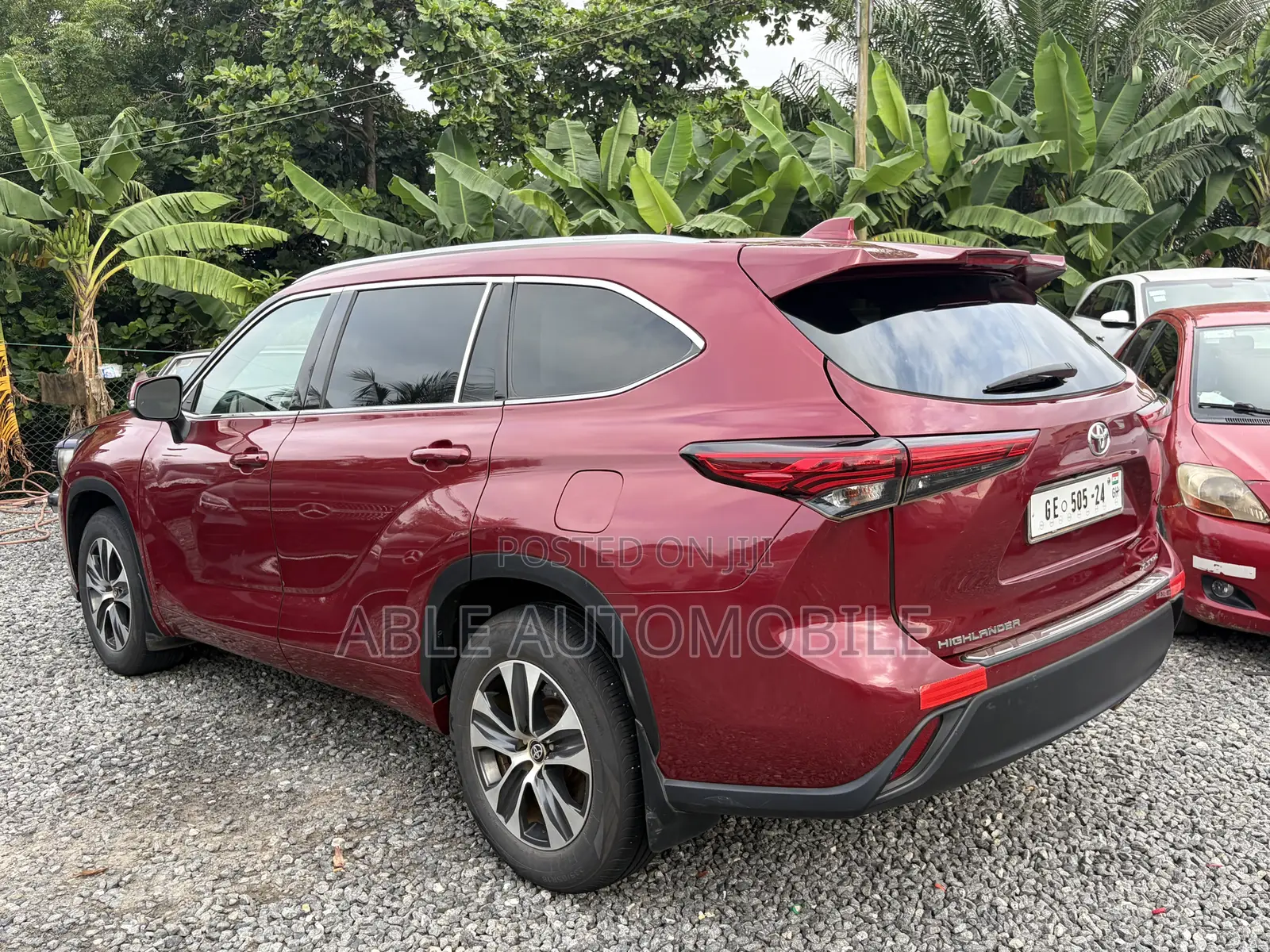 Toyota Highlander XLE 2022 Red