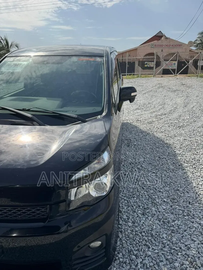 Toyota Voxy 2012 Black