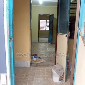 1bdrm Room & Parlour in Cold Store for rent