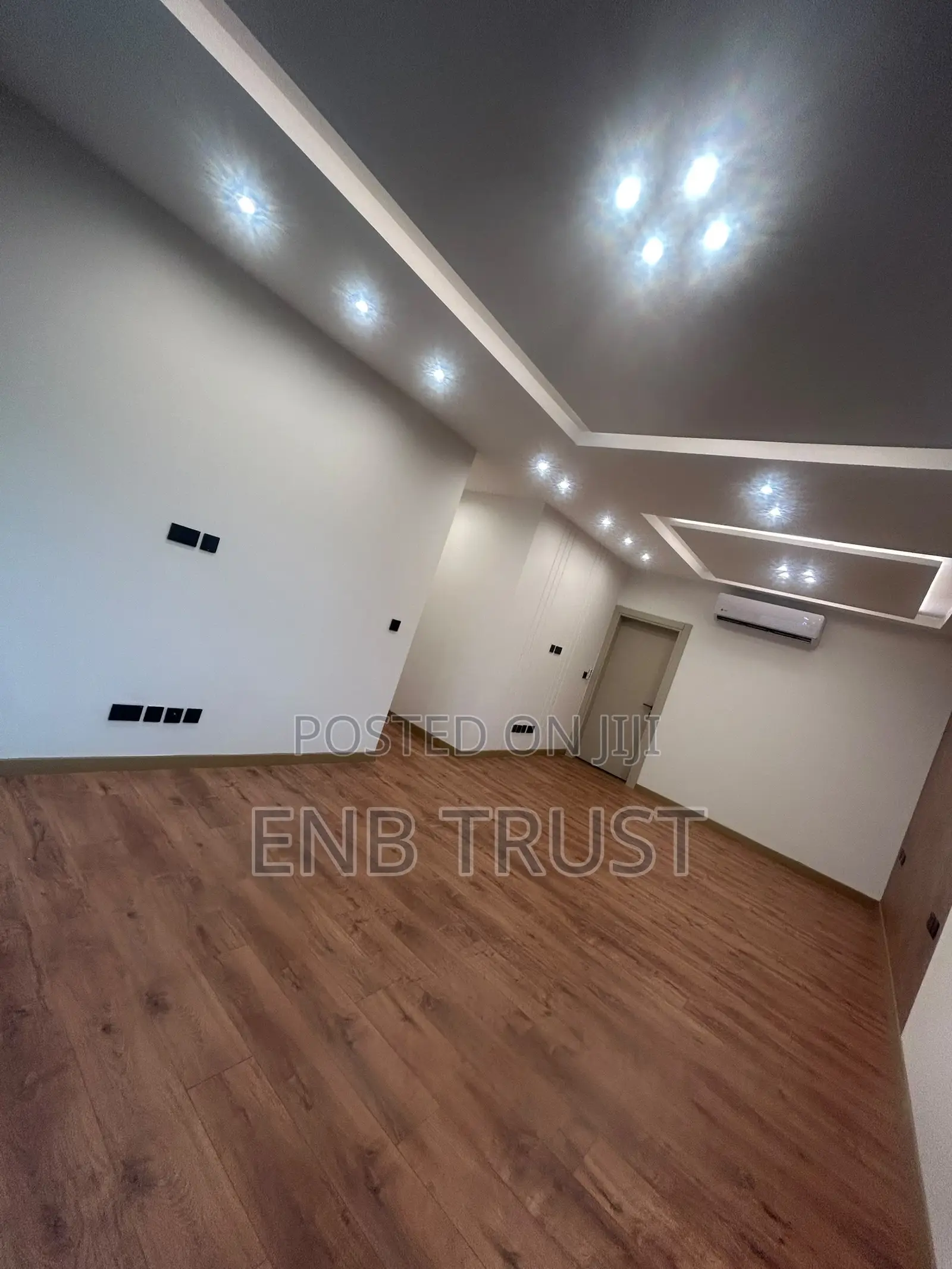 5bdrm Duplex in Ridge for sale