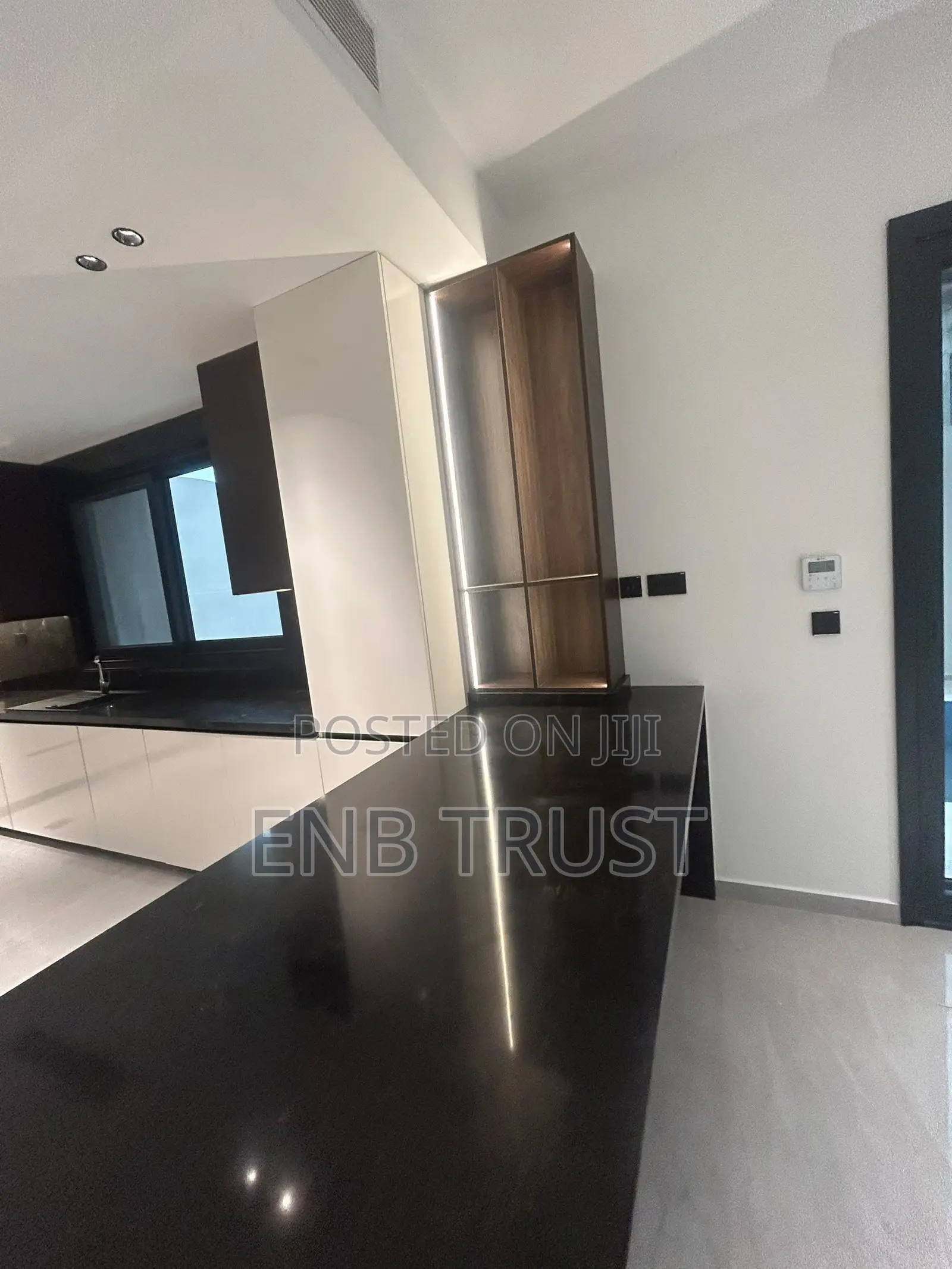 5bdrm Duplex in Ridge for sale