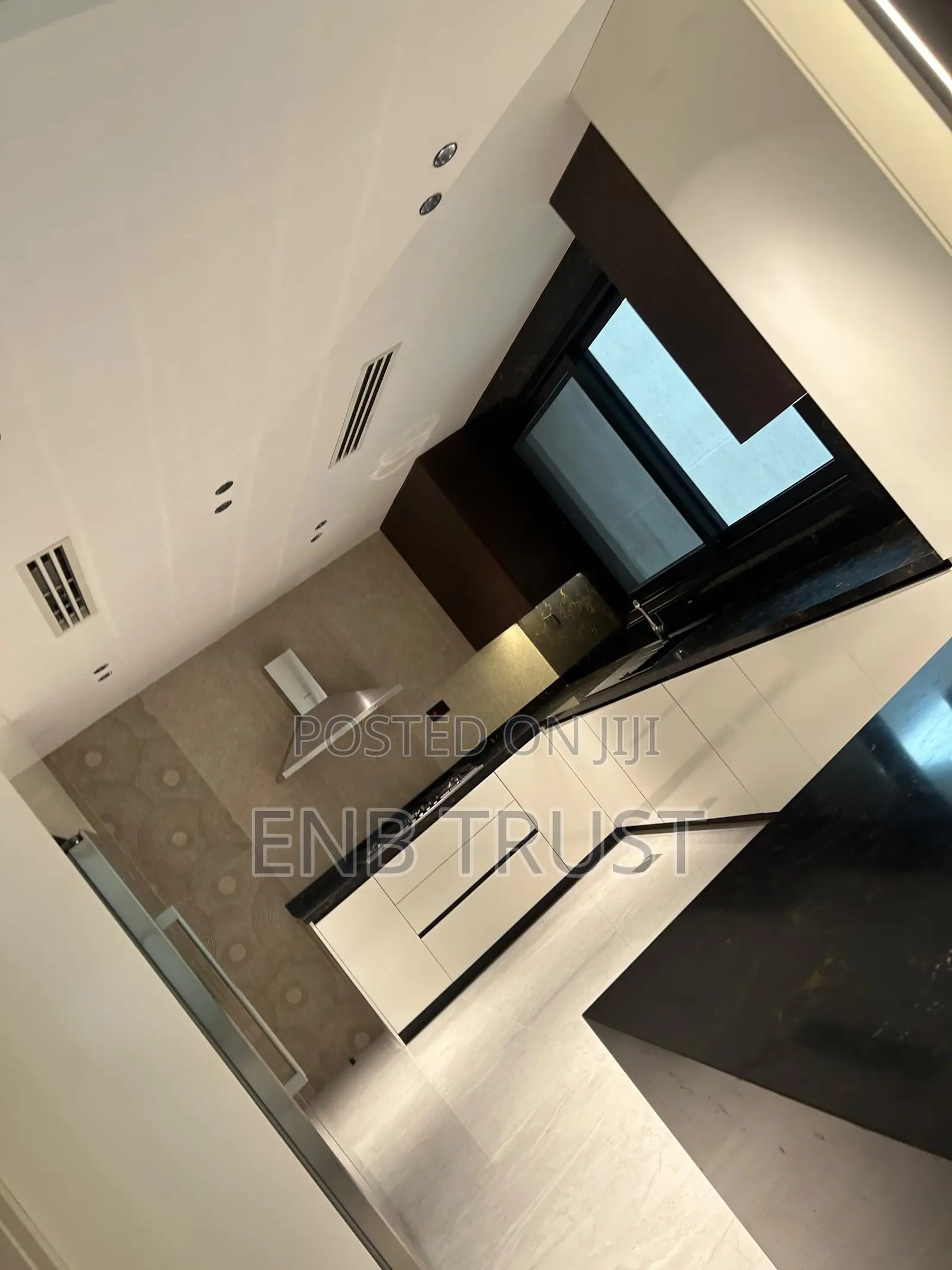 5bdrm Duplex in Ridge for sale