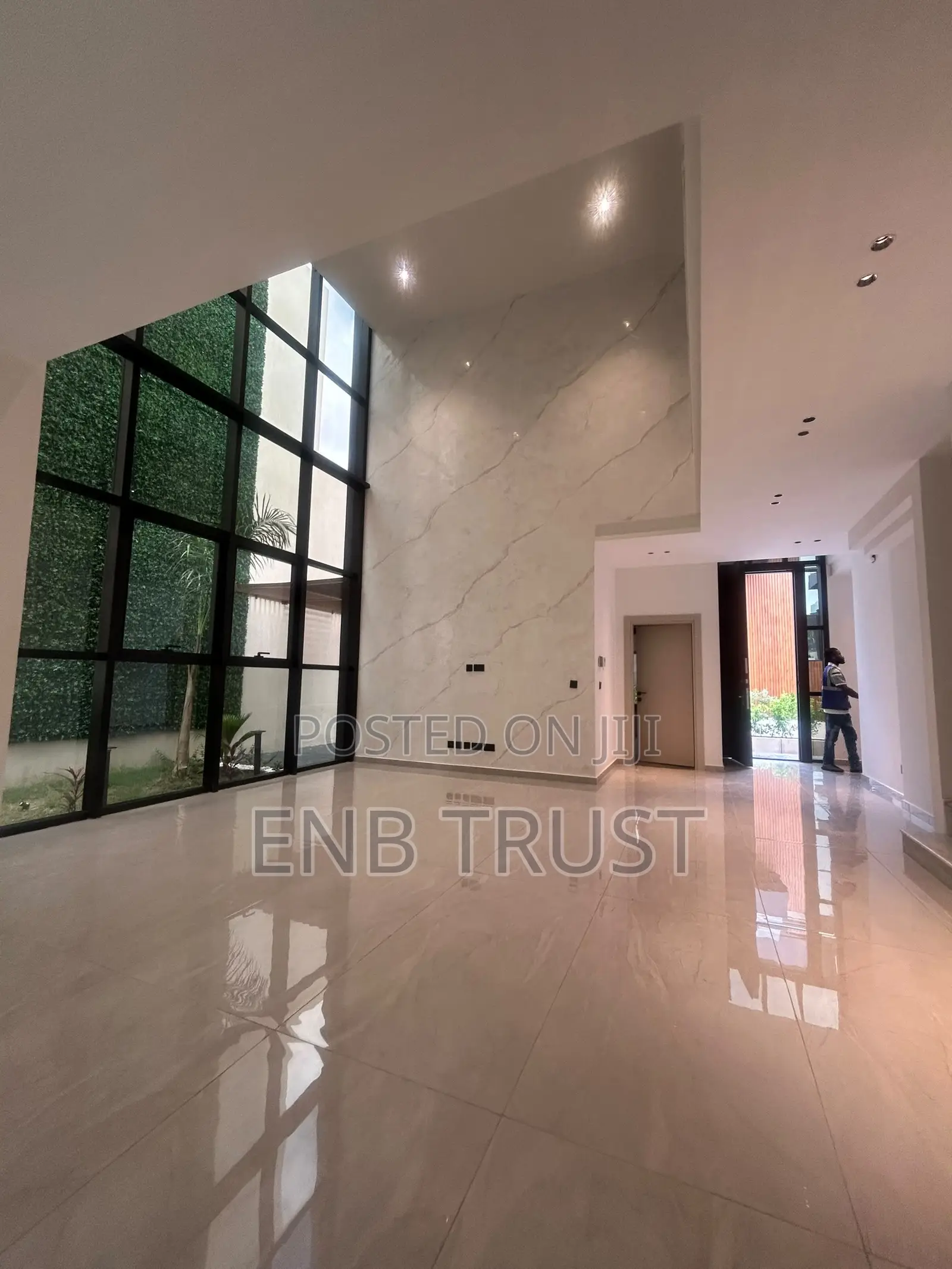 5bdrm Duplex in Ridge for sale
