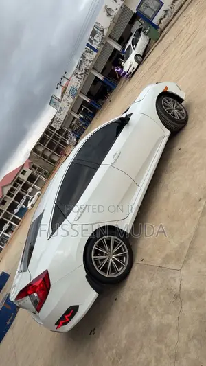 Honda Civic EX-L Sedan 2018 White