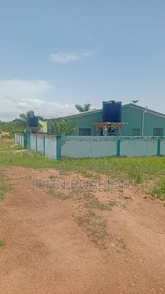 6bdrm House in Ojobi Winiba Road, Awutu Senya East Municipal for sale