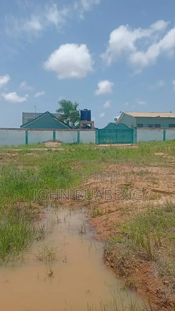 6bdrm House in Ojobi Winiba Road, Awutu Senya East Municipal for sale