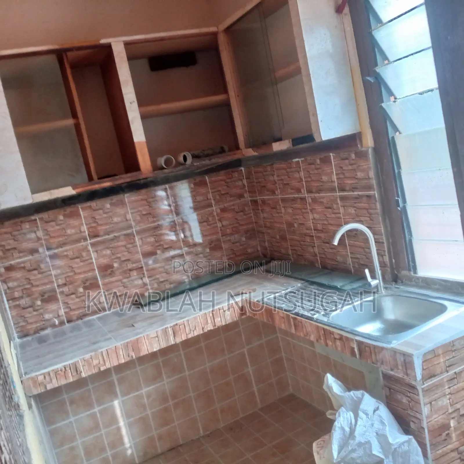 1bdrm Room & Parlour in Cold Store for rent