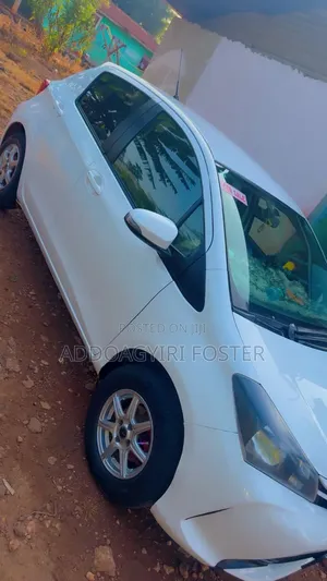 Toyota Vitz 1.3 FWD 5dr 2014 White