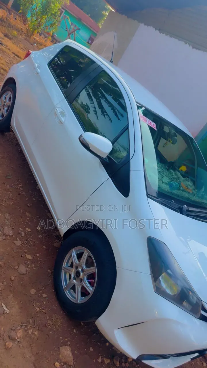 Toyota Vitz 1.3 FWD 5dr 2014 White