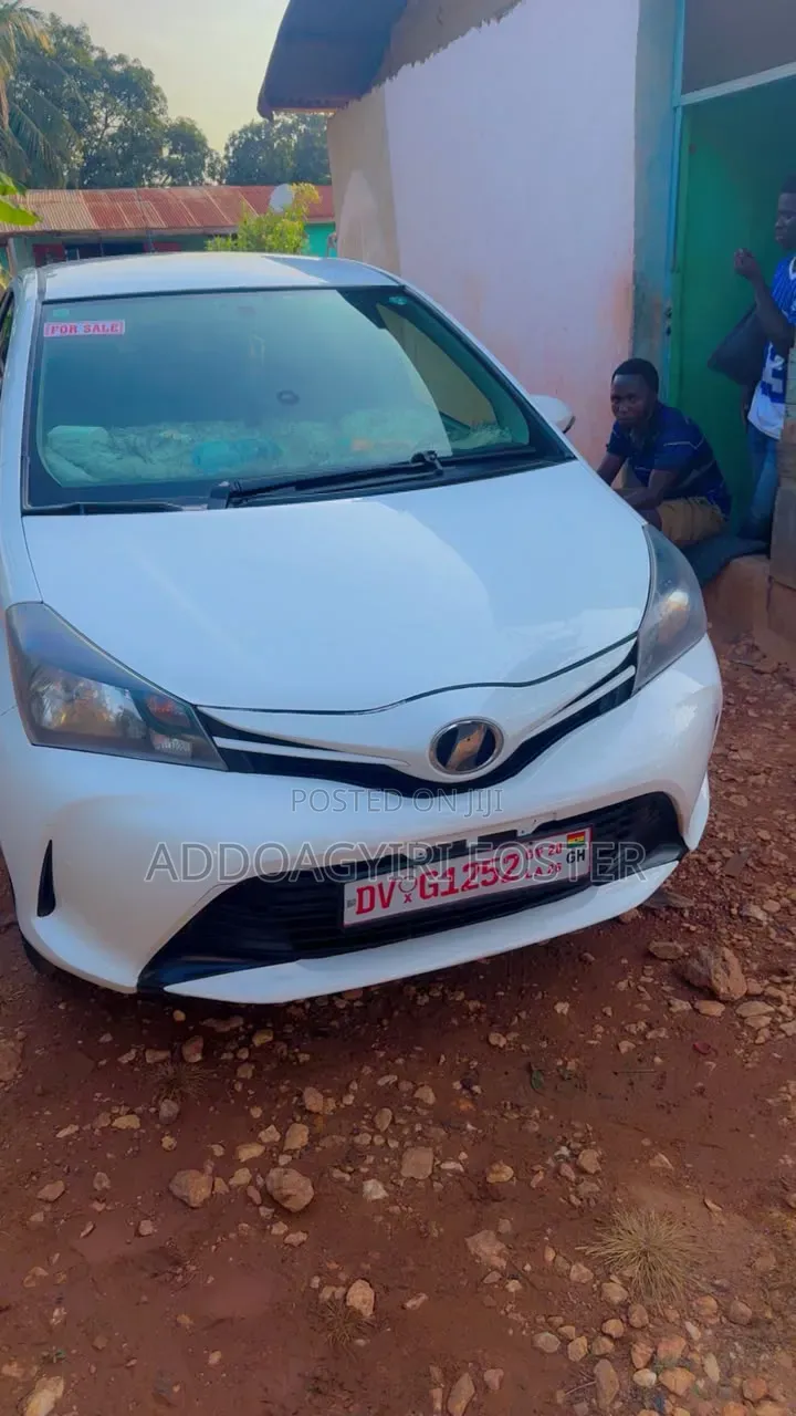Toyota Vitz 1.3 FWD 5dr 2014 White