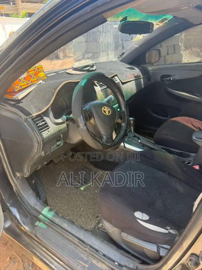 Toyota Corolla 2010 Black