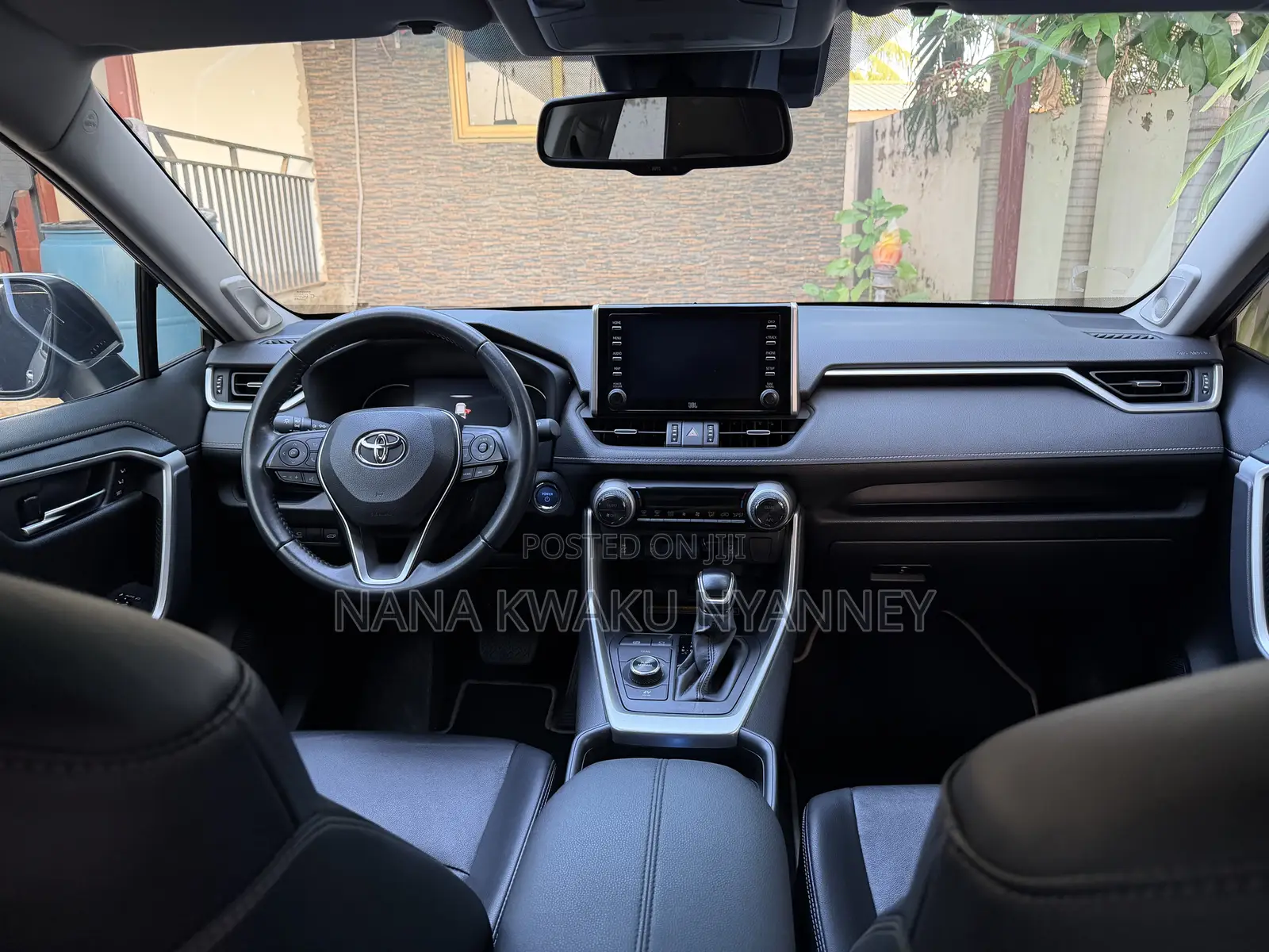 Toyota RAV4 Hybrid 2024 Silver