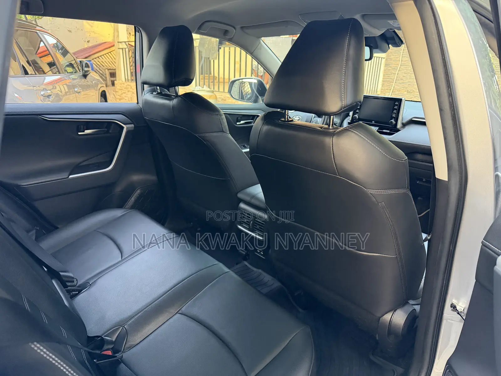 Toyota RAV4 Hybrid 2024 Silver