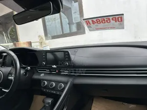 Hyundai Elantra 2021 Red