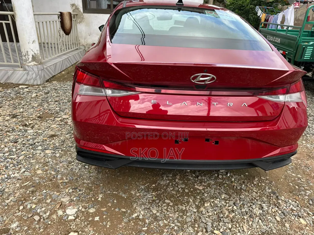 Hyundai Elantra 2021 Red