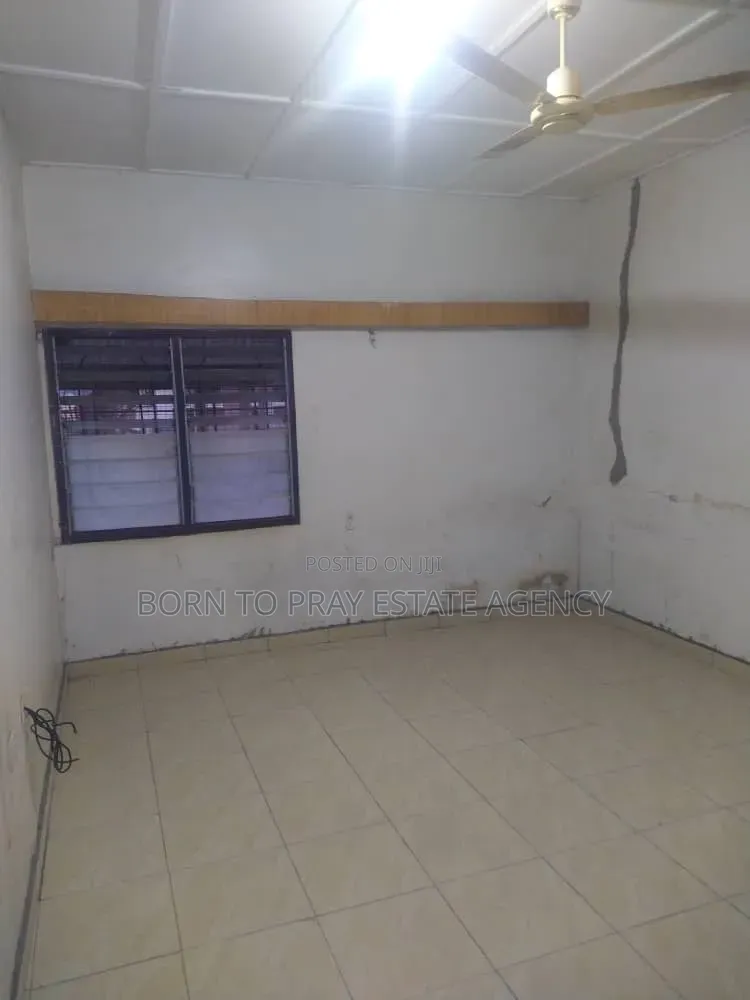 2bdrm Apartment in Born To Pray Estate, Kumasi Metropolitan for rent