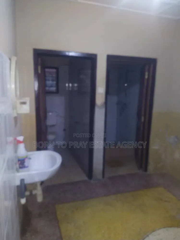 2bdrm Apartment in Born To Pray Estate, Kumasi Metropolitan for rent