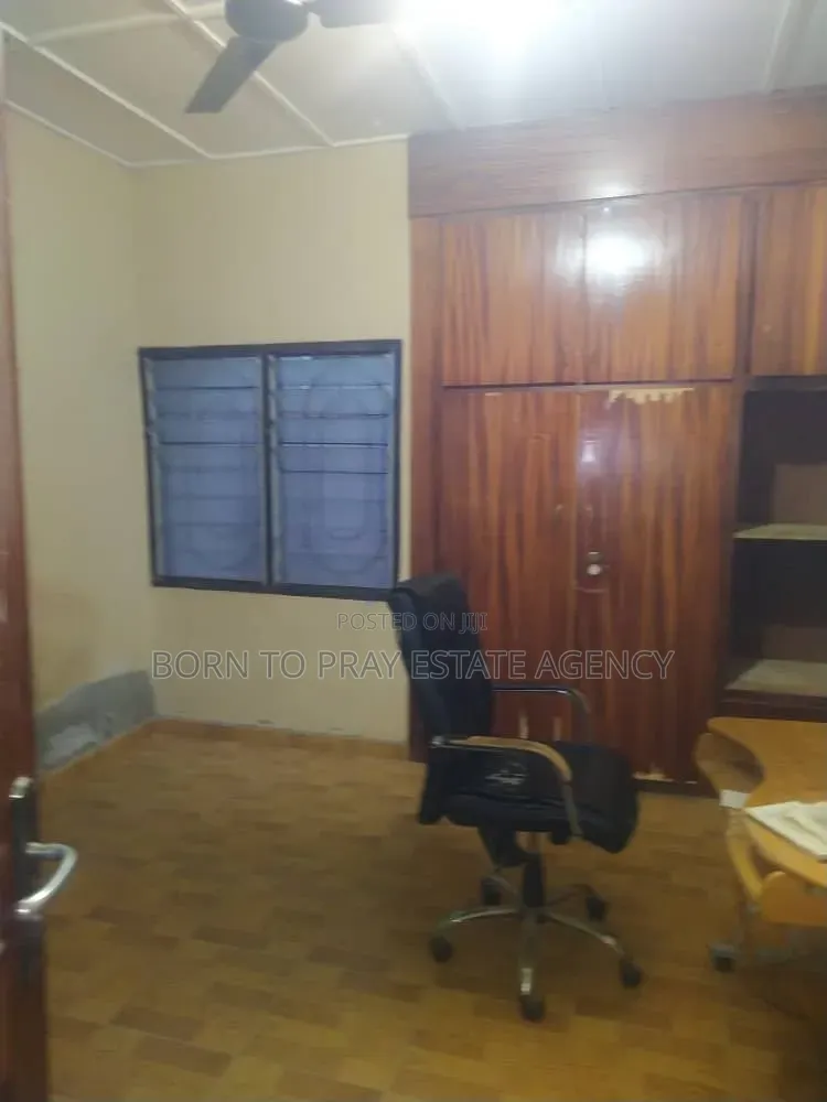 2bdrm Apartment in Born To Pray Estate, Kumasi Metropolitan for rent