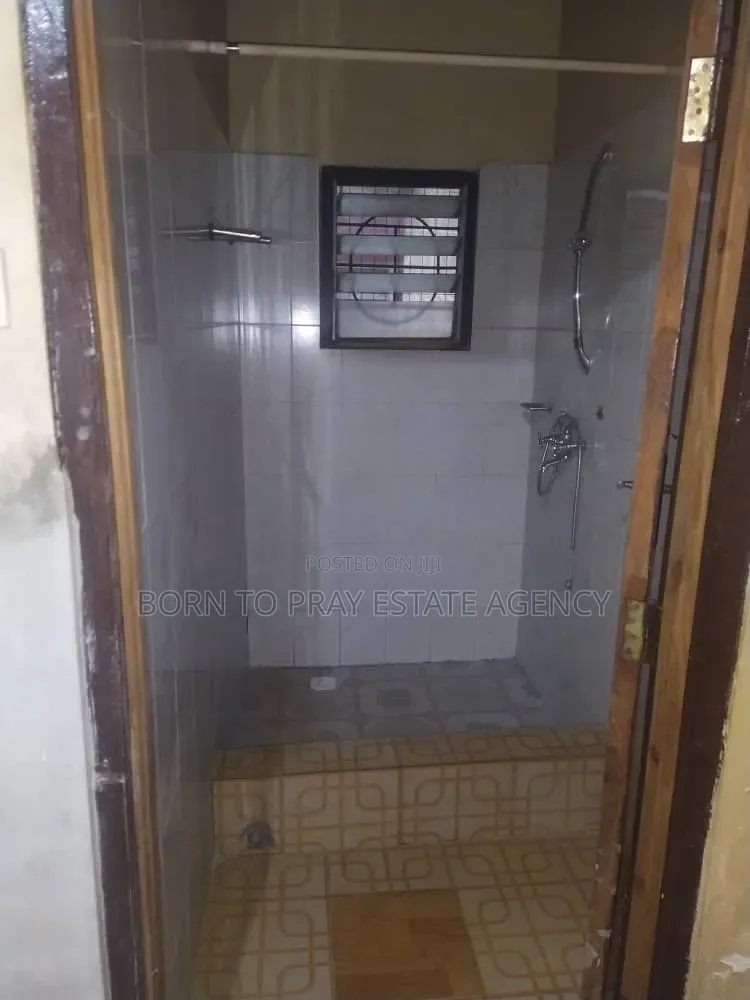 2bdrm Apartment in Born To Pray Estate, Kumasi Metropolitan for rent