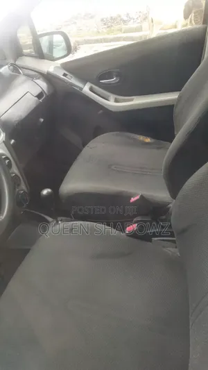Toyota Vitz 2010