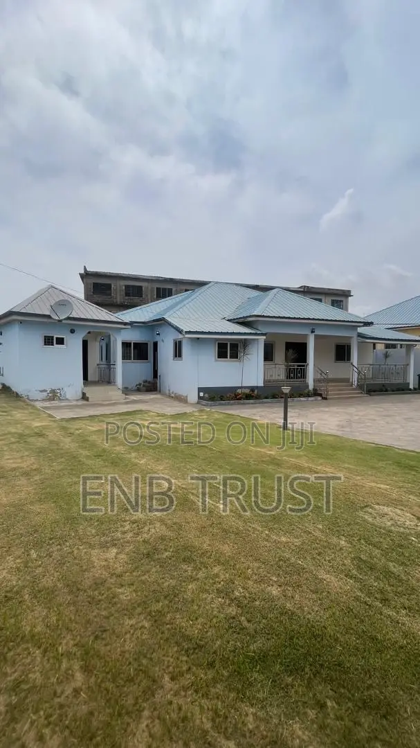 3bdrm House in Achimota, Mile 7 for rent