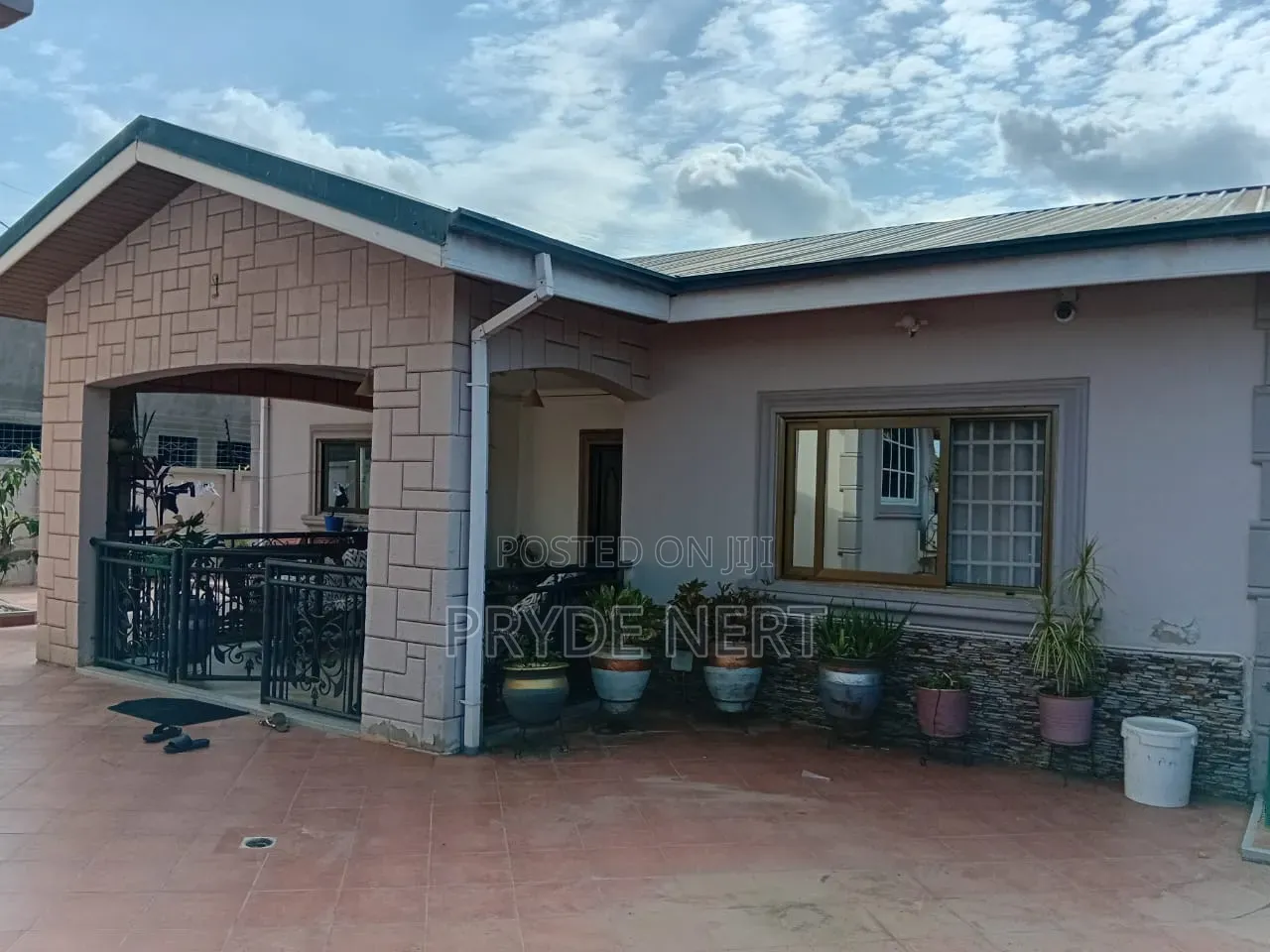 2bdrm House in Hfc C25, Community 25 for rent