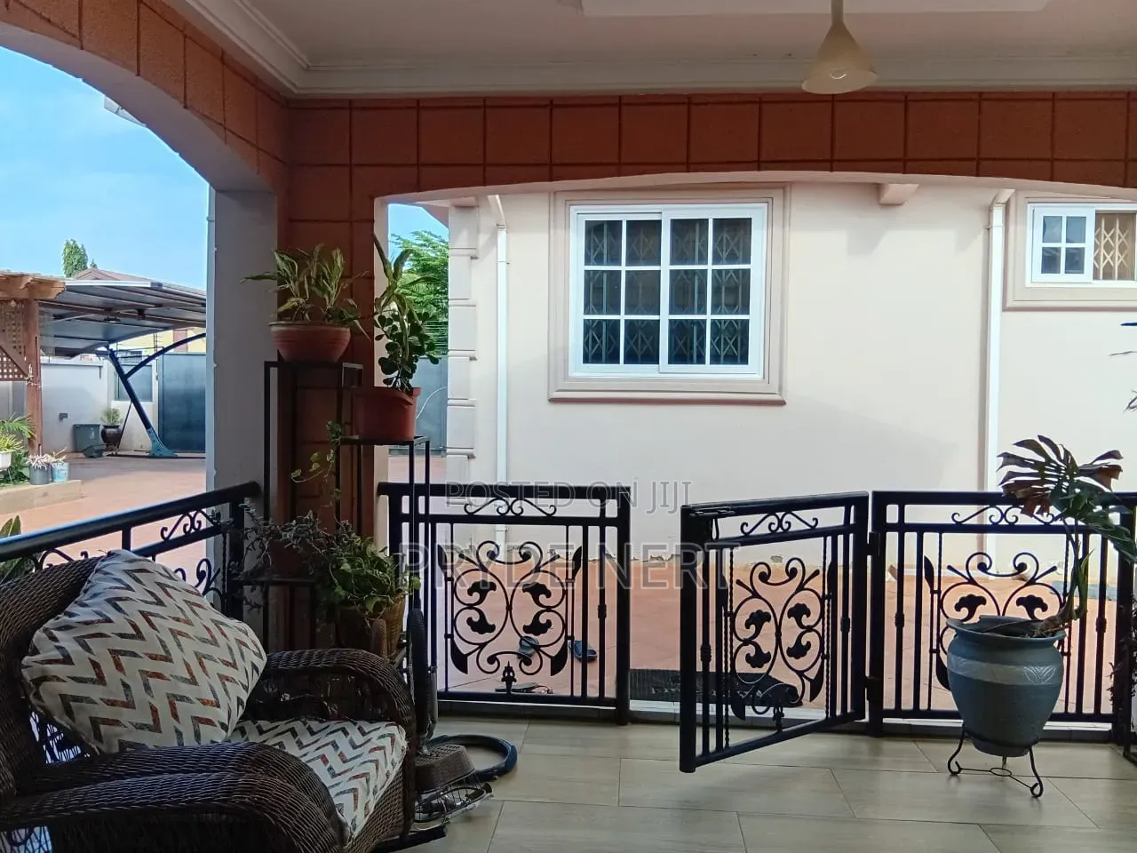 2bdrm House in Hfc C25, Community 25 for rent