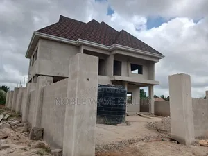 5bdrm House in Adumasa, Kumasi Metropolitan for sale