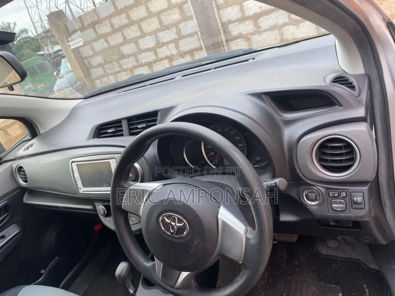 Toyota Vitz 2013 Silver