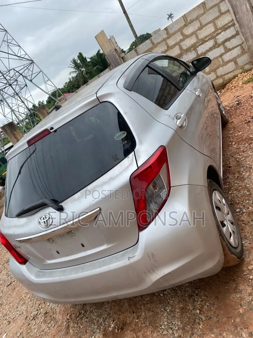 Toyota Vitz 2013 Silver