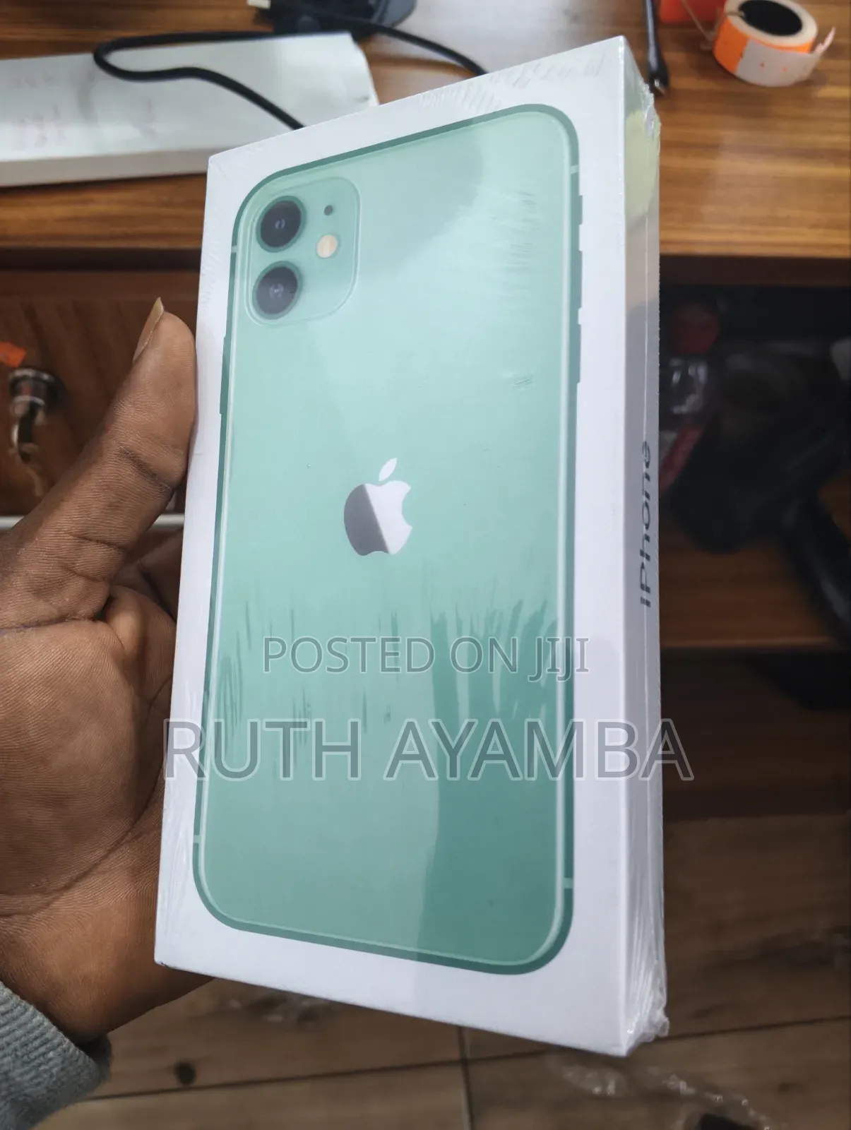 New Apple iPhone 11 128 GB Green
