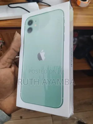 New Apple iPhone 11 128 GB Green