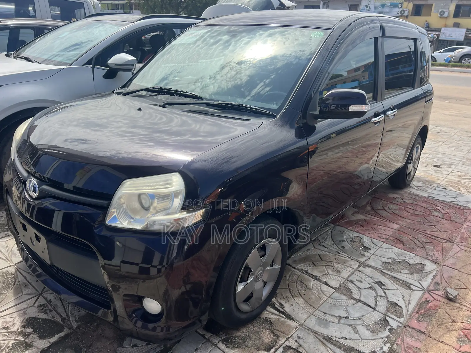 Toyota Sienta 1.5 FWD 2012