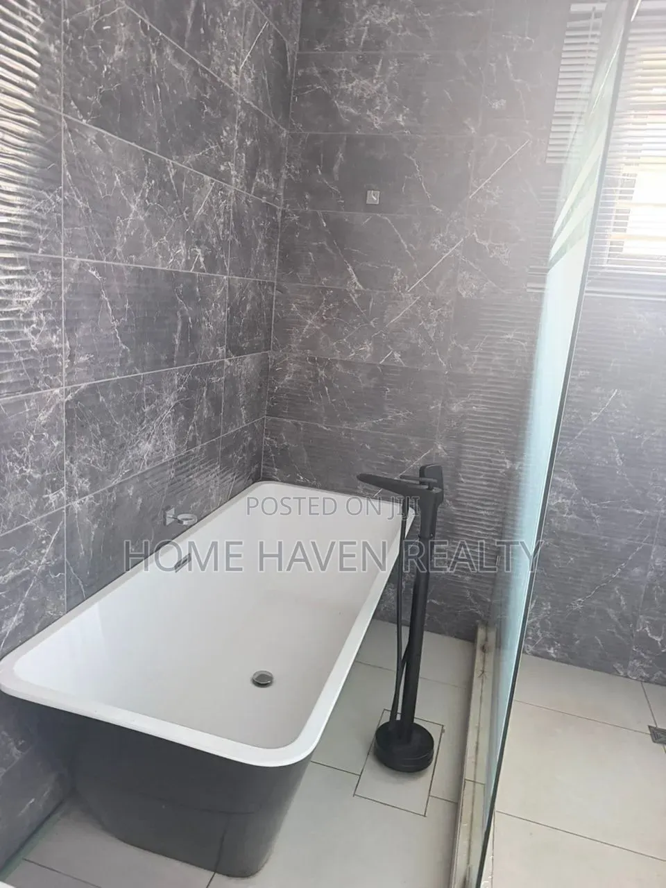 4bdrm House in Tantra Hills, Ola Achool Area for sale